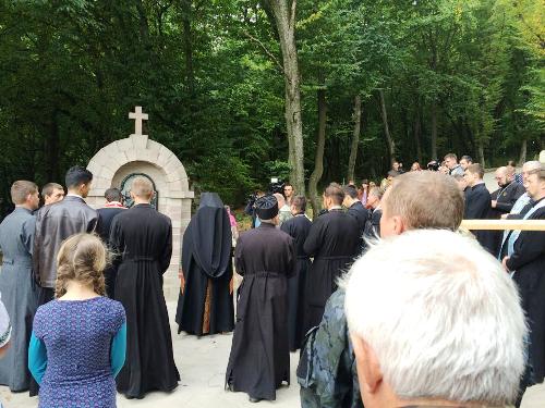 Хрест - це найсильніша зброя,якою можемо подолати зло - VI військове паломництво до Зарваниці.(ФОТО) Хрест - це найсильніша зброя,якою можемо подолати зло - VI військове паломництво до Зарваниці.(ФОТО)